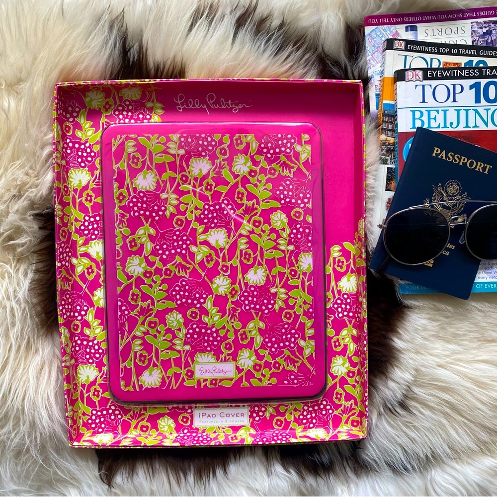 LILLY PULITZER New in Box Pink Green Floral Print “Bloomers” Gen 1 IPad Case